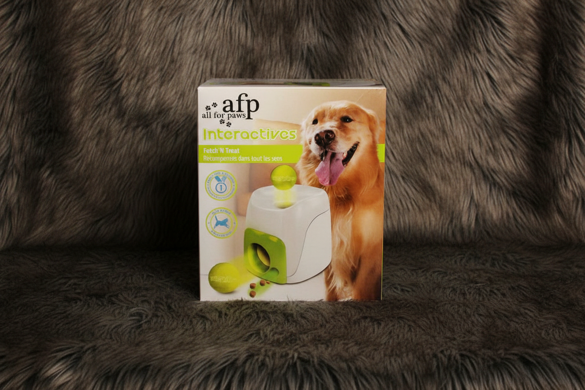 AFP Fetch'N Treat Box on Dark Fur Background