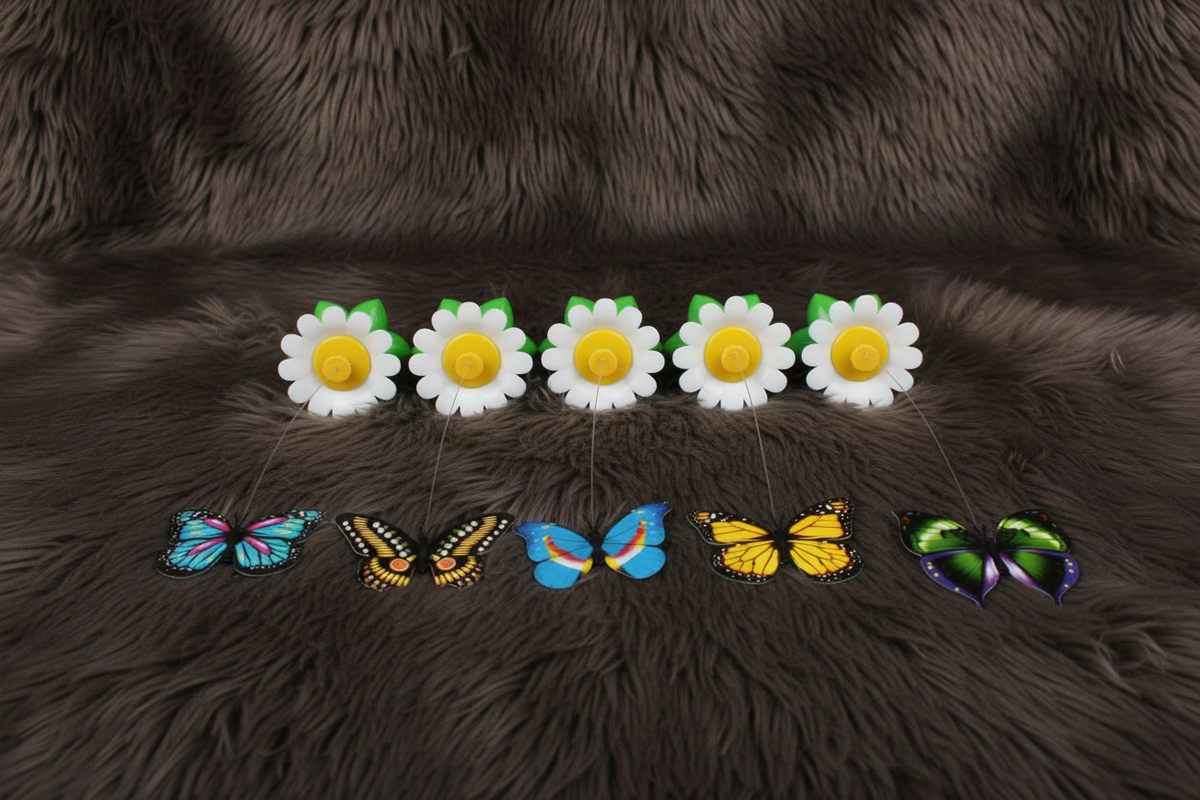 Rotating Cat Toy on Dark Fur - 5